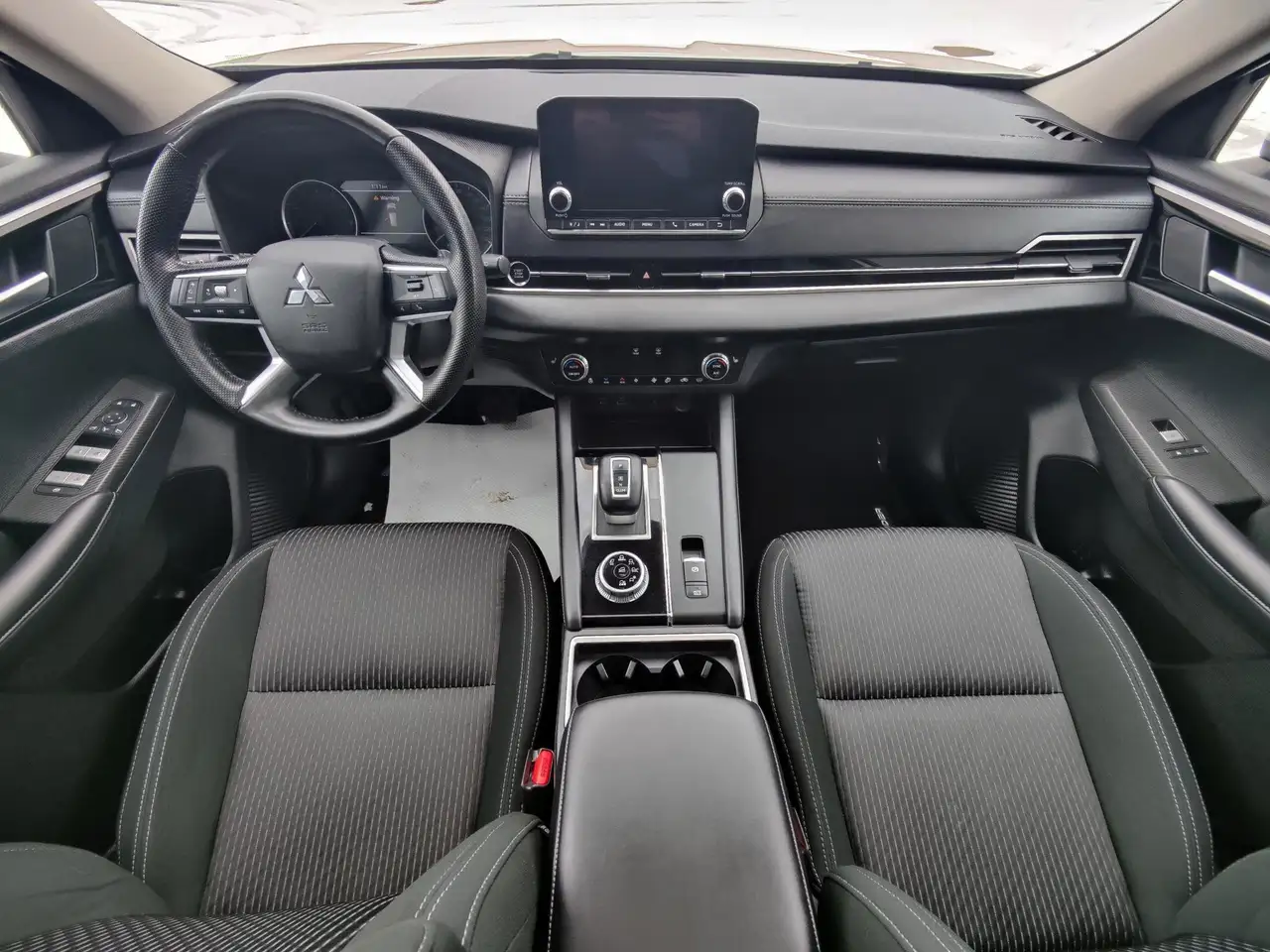 Mitsubishi Outlander снимка Mitsubishi Outlander