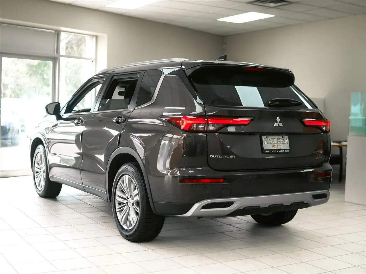 Mitsubishi Outlander снимка Mitsubishi Outlander