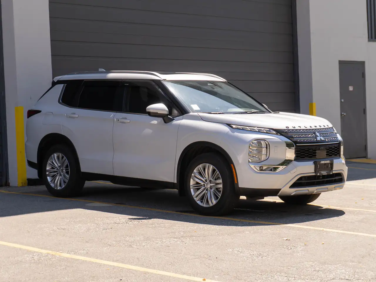 Mitsubishi Outlander снимка Mitsubishi Outlander
