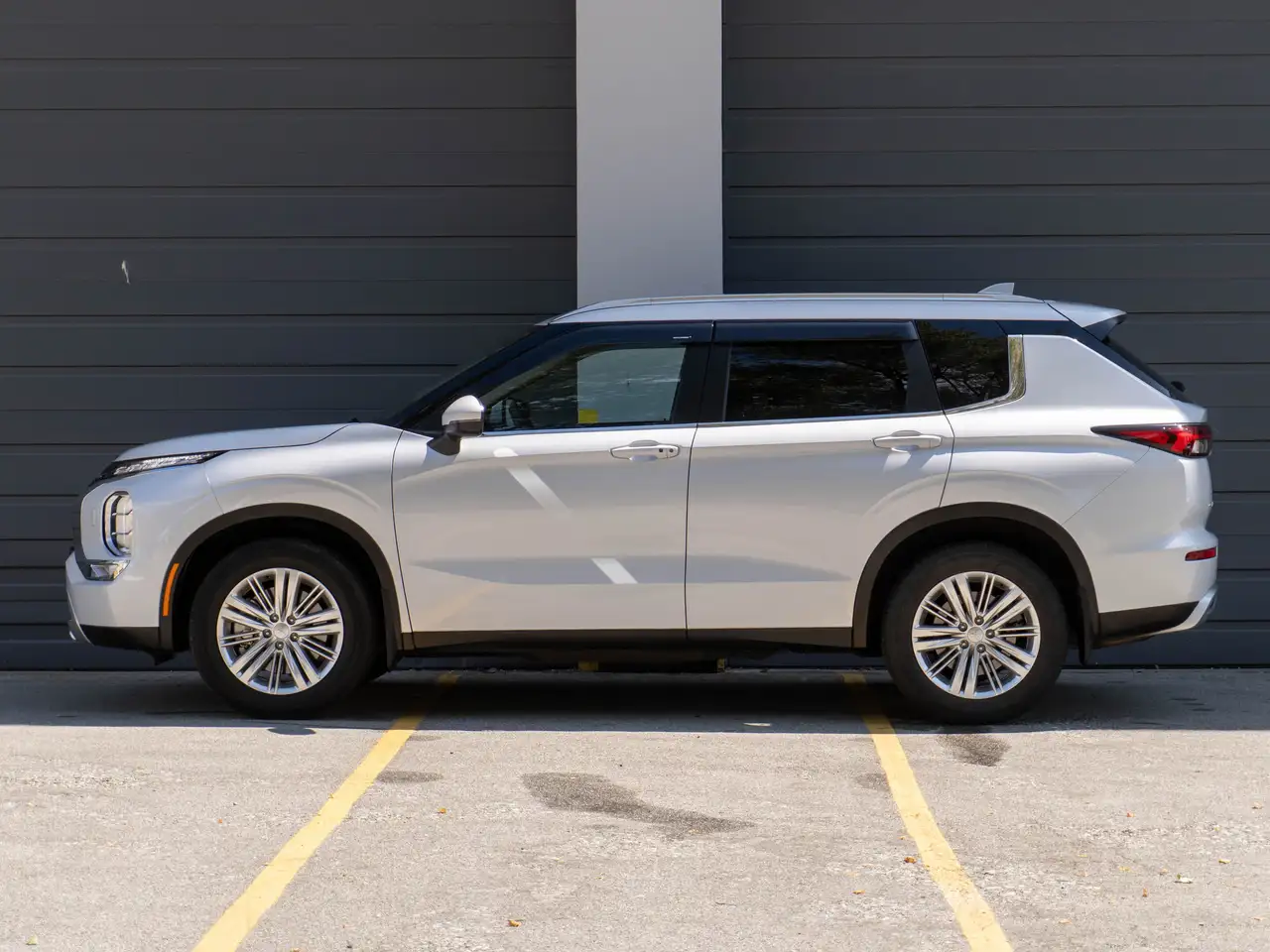 Mitsubishi Outlander снимка Mitsubishi Outlander