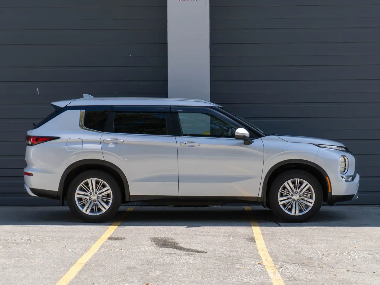 Mitsubishi Outlander снимка Mitsubishi Outlander