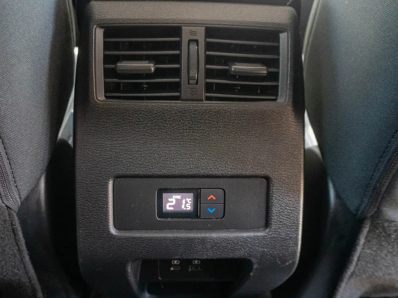 Mitsubishi Outlander снимка Mitsubishi Outlander