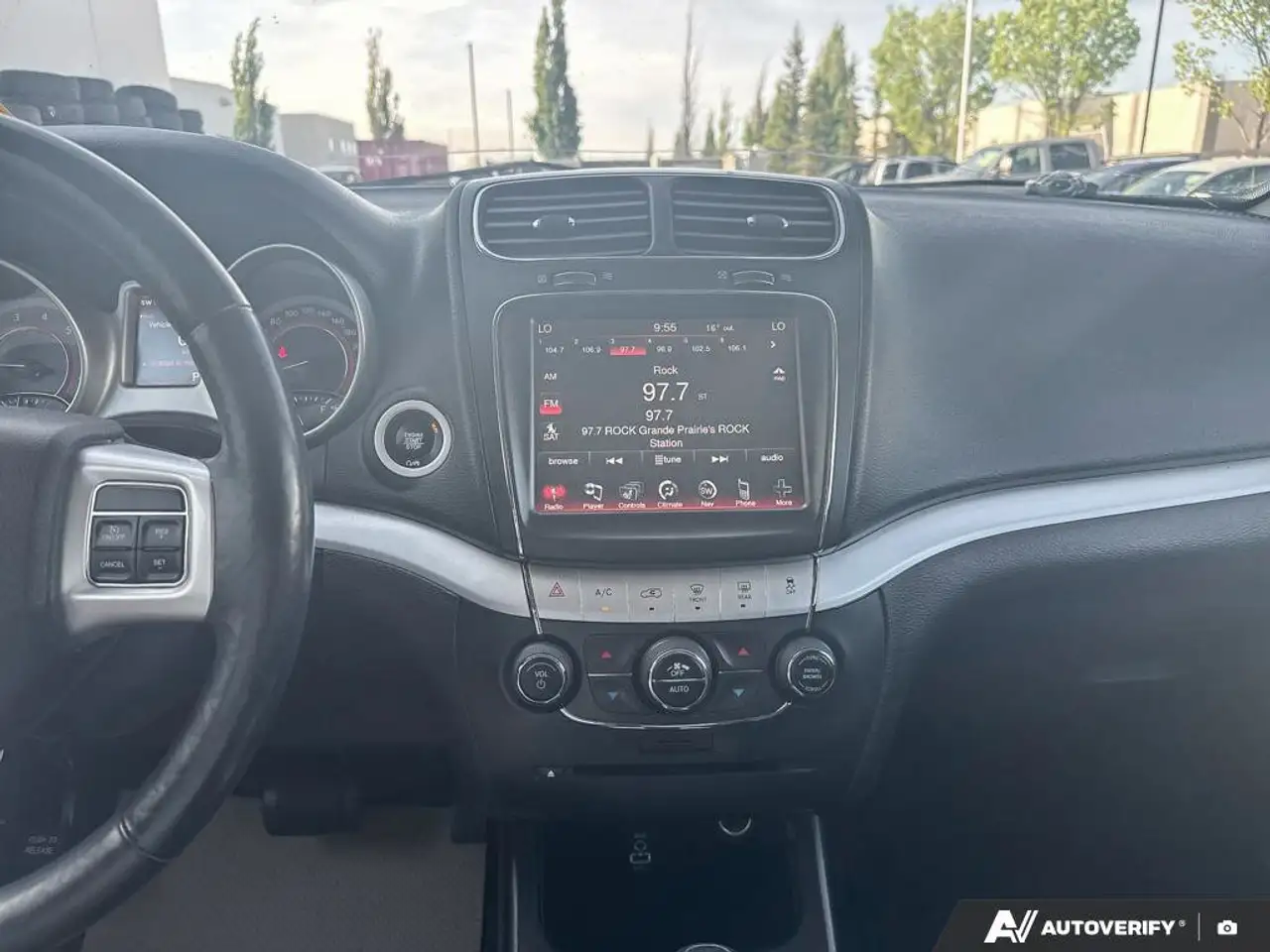 Dodge Journey снимка Dodge Journey