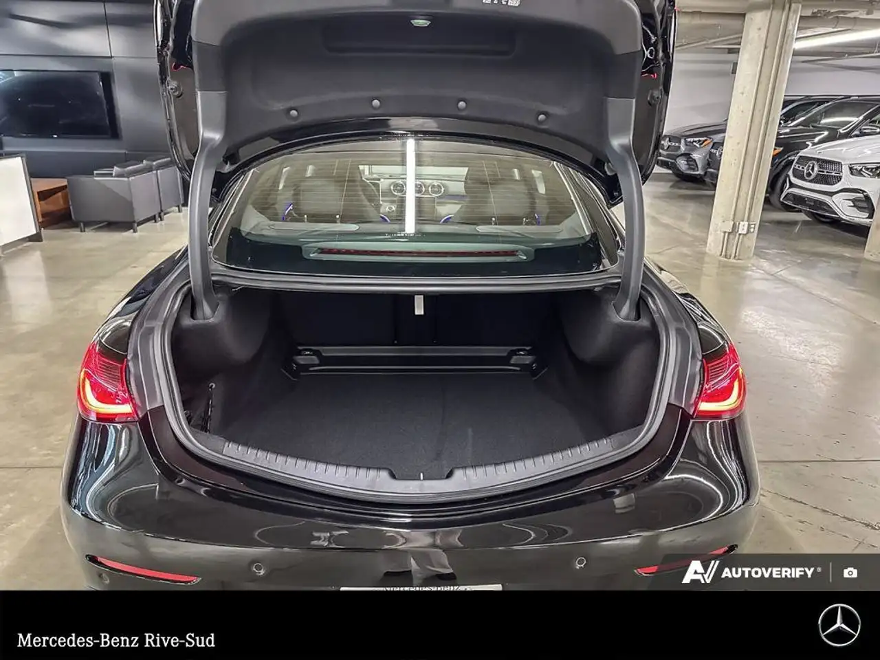 Mercedes-Benz CLE снимка Mercedes-Benz CLE