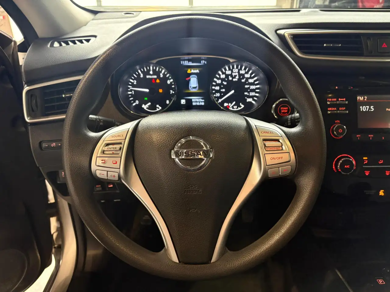 Nissan Rogue снимка Nissan Rogue