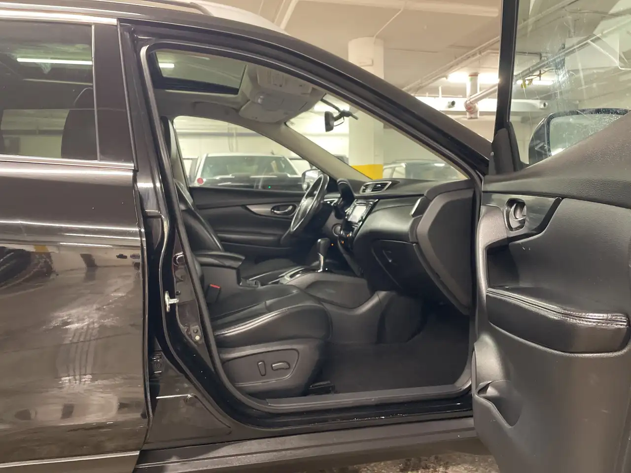 Nissan Rogue снимка Nissan Rogue