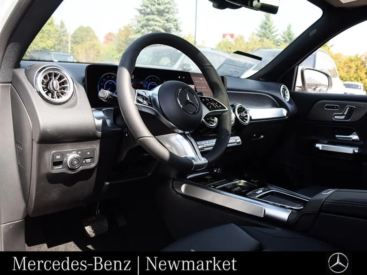 Mercedes-Benz EQB снимка Mercedes-Benz EQB