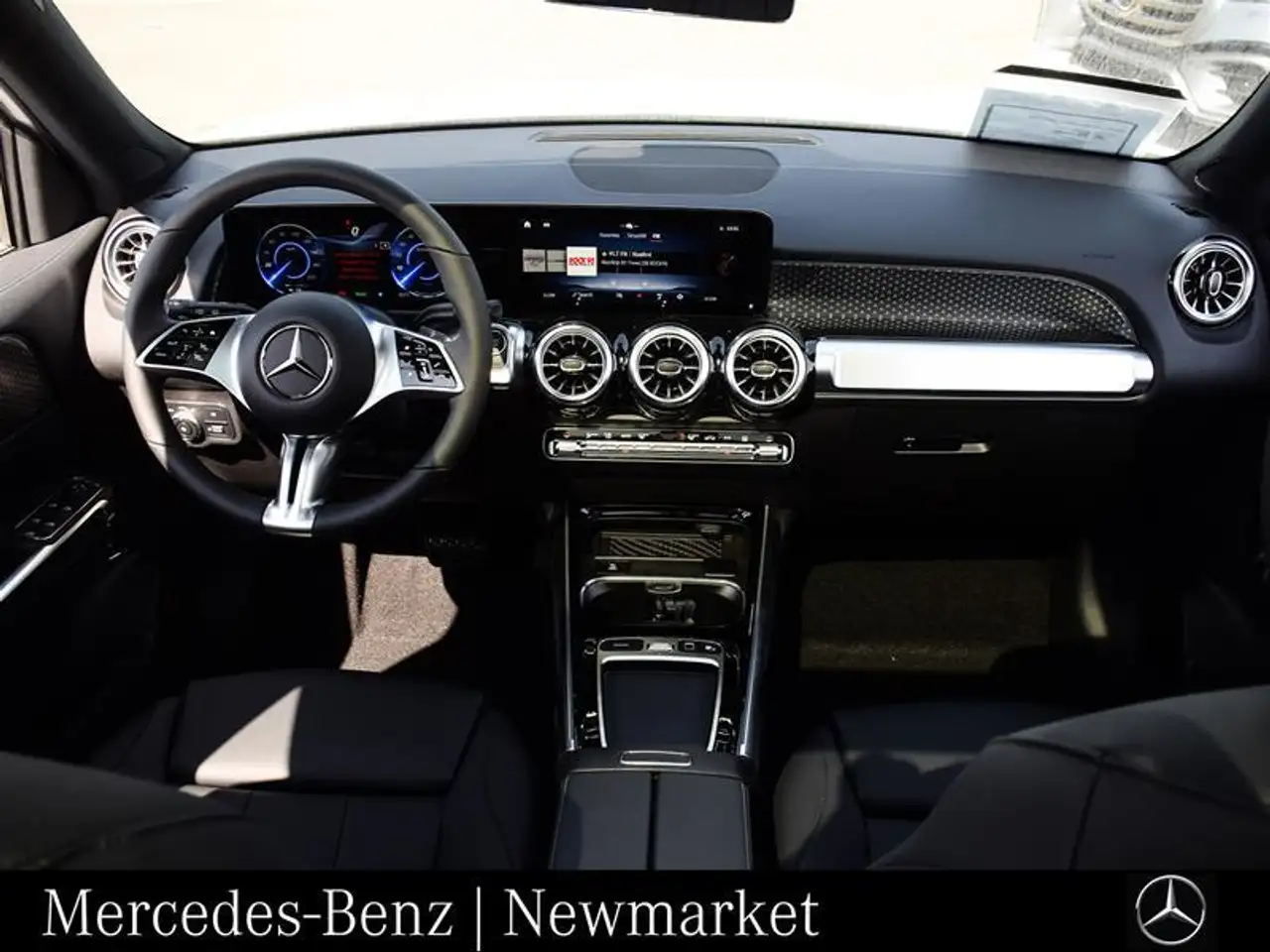 Mercedes-Benz EQB снимка Mercedes-Benz EQB