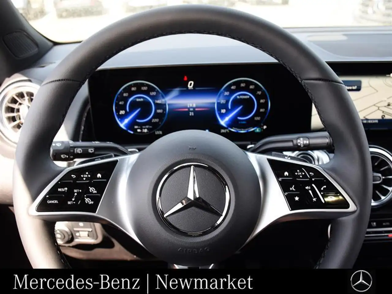 Mercedes-Benz EQB снимка Mercedes-Benz EQB