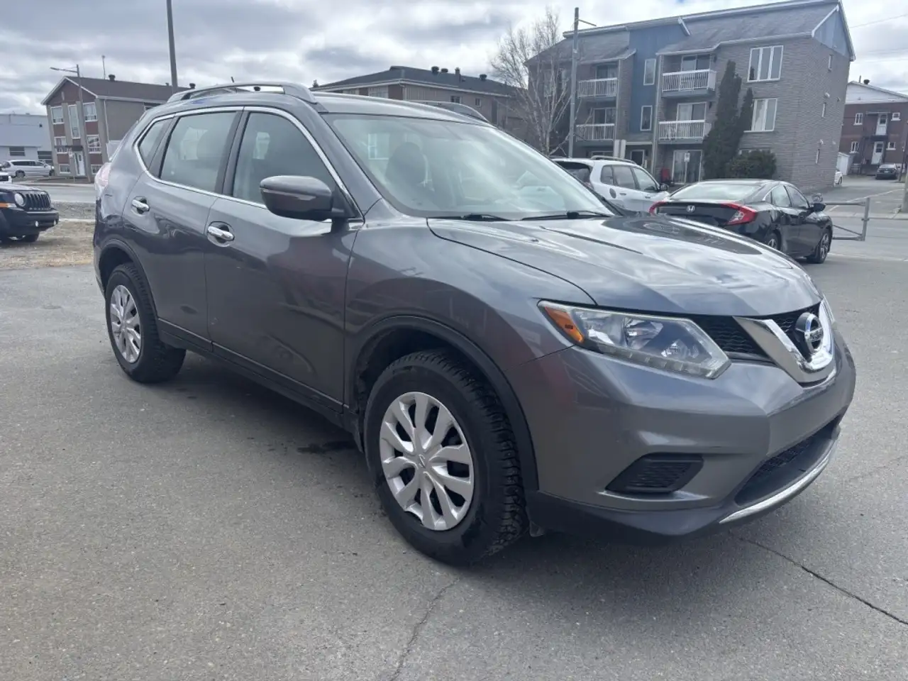 Nissan Rogue fotografie Nissan Rogue