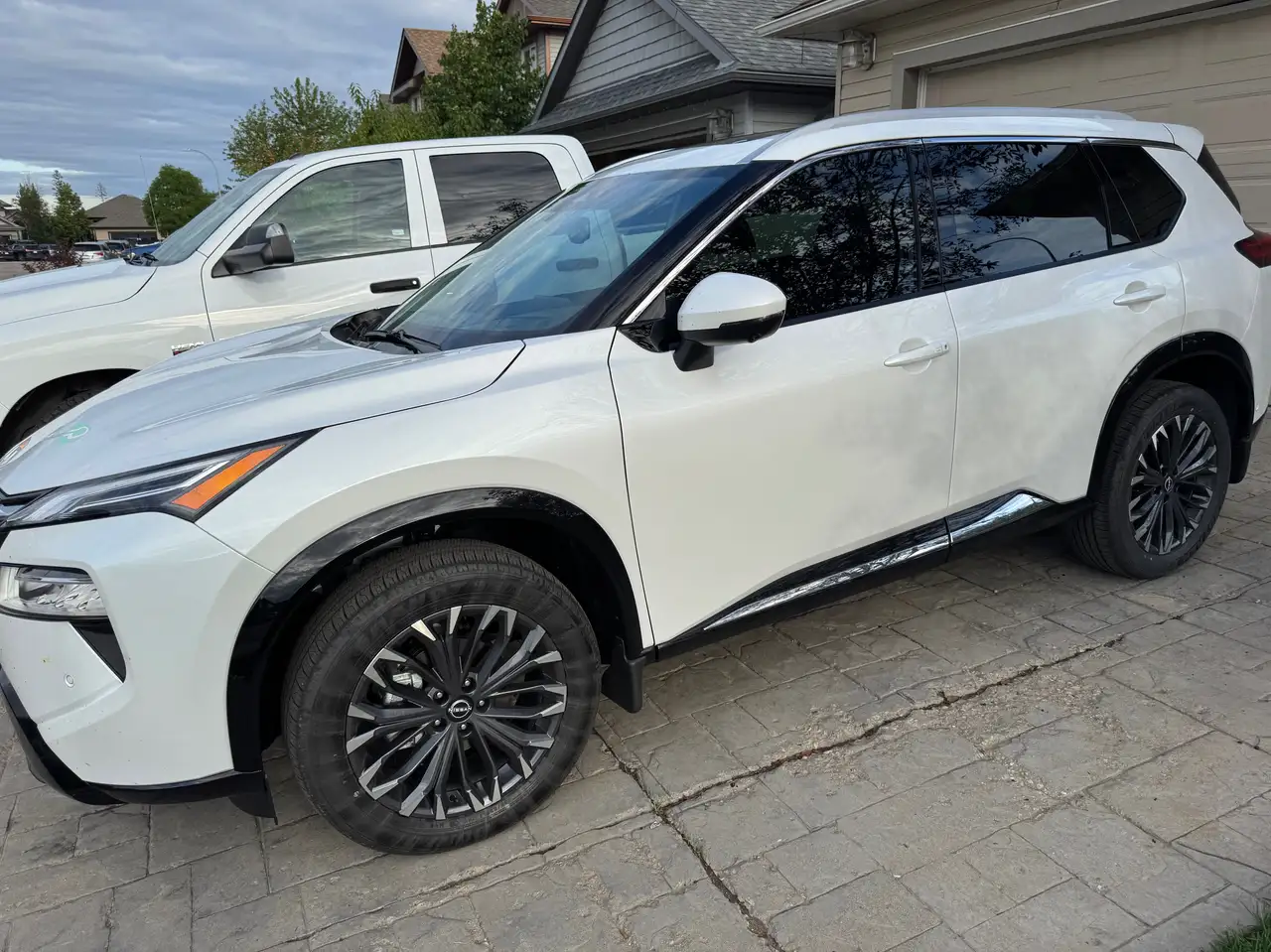 Nissan Rogue снимка Nissan Rogue