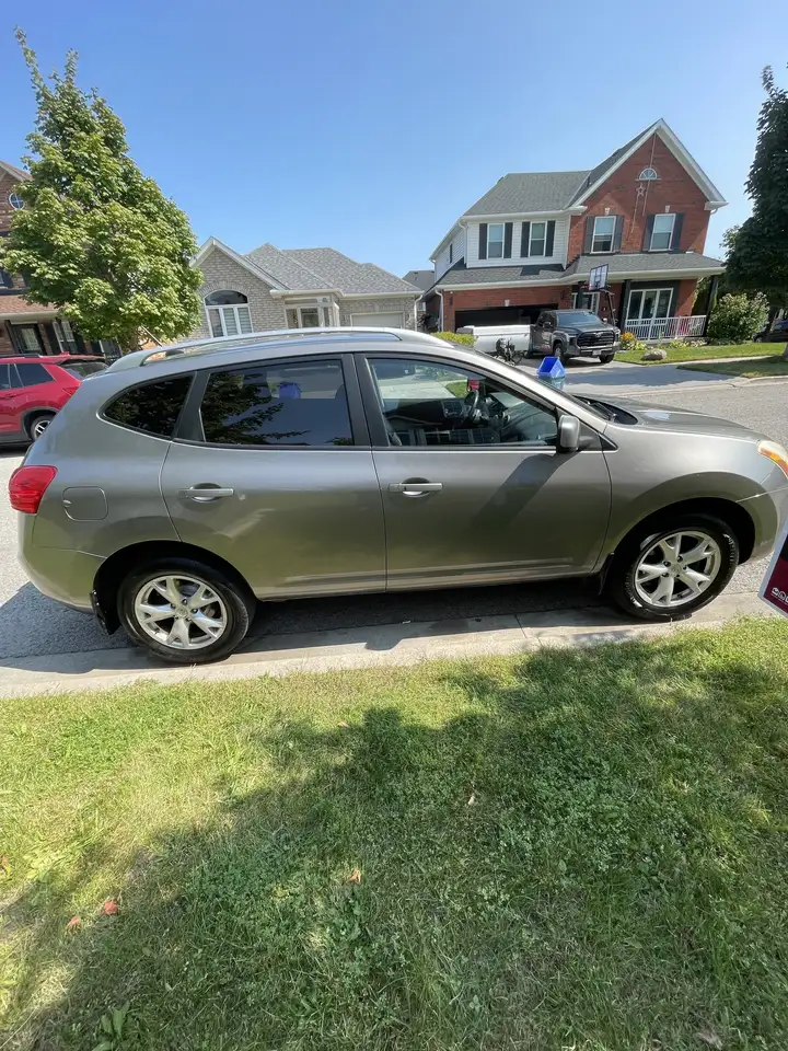 Nissan Rogue снимка Nissan Rogue