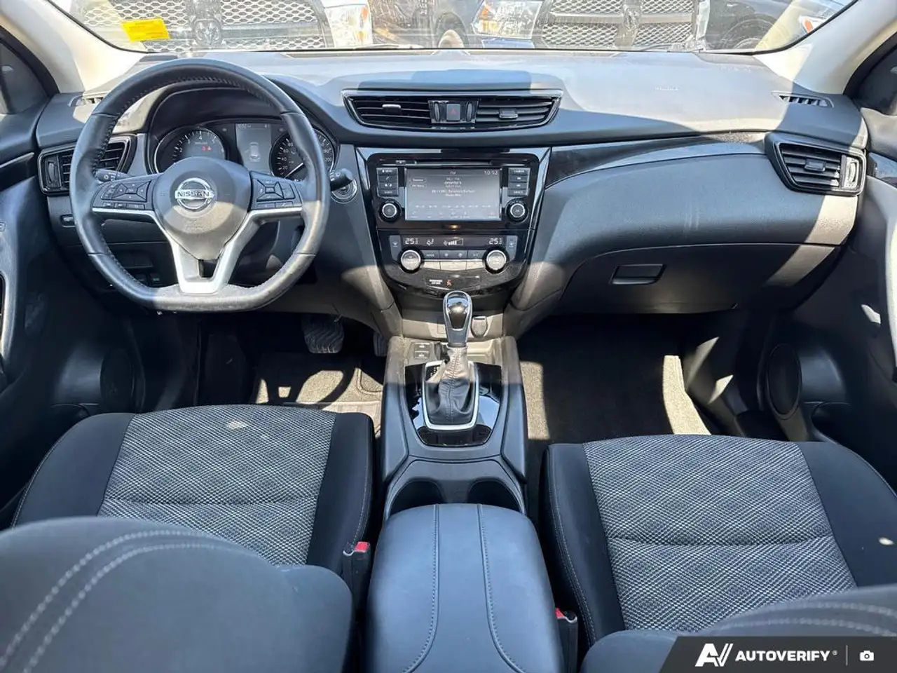 Nissan Qashqai снимка Nissan Qashqai