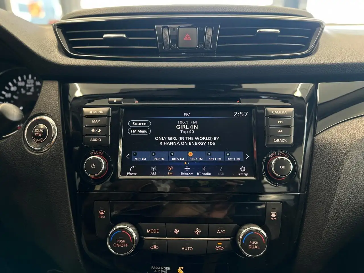 Nissan Qashqai снимка Nissan Qashqai