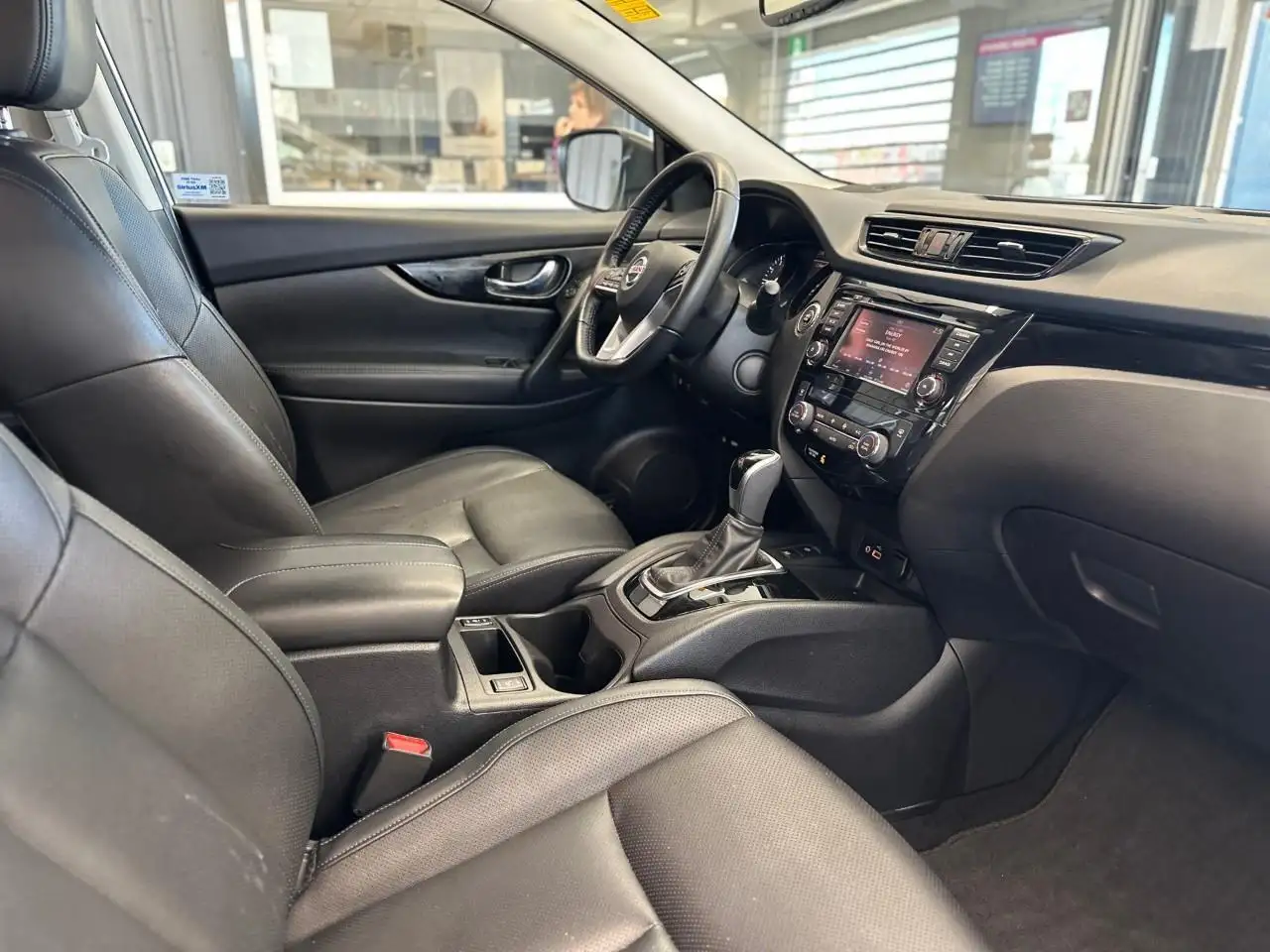 Nissan Qashqai снимка Nissan Qashqai