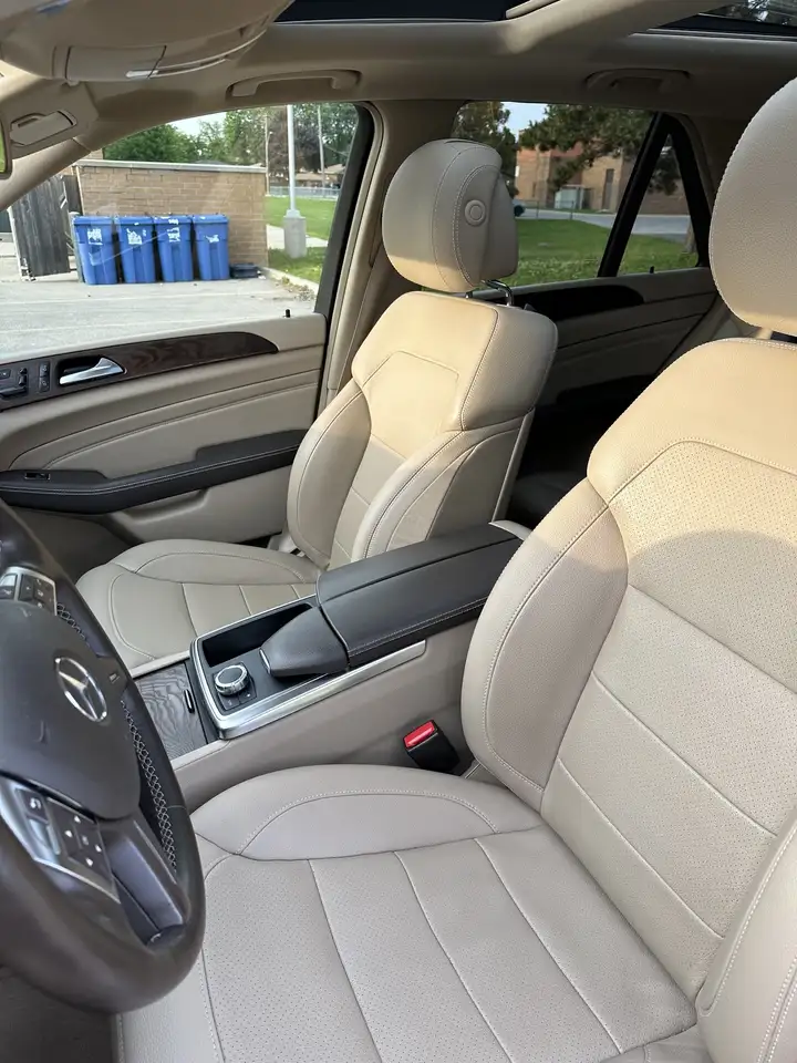 Mercedes-Benz M-Class fotografie Mercedes-Benz M-Class
