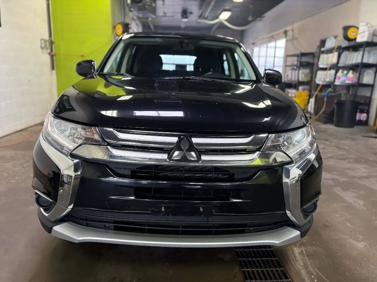 Mitsubishi Outlander снимка Mitsubishi Outlander