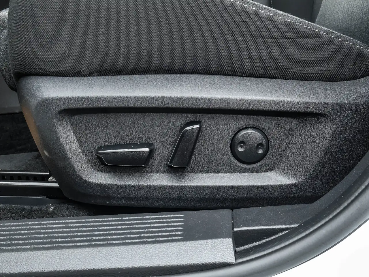 Nissan Rogue photo Nissan Rogue