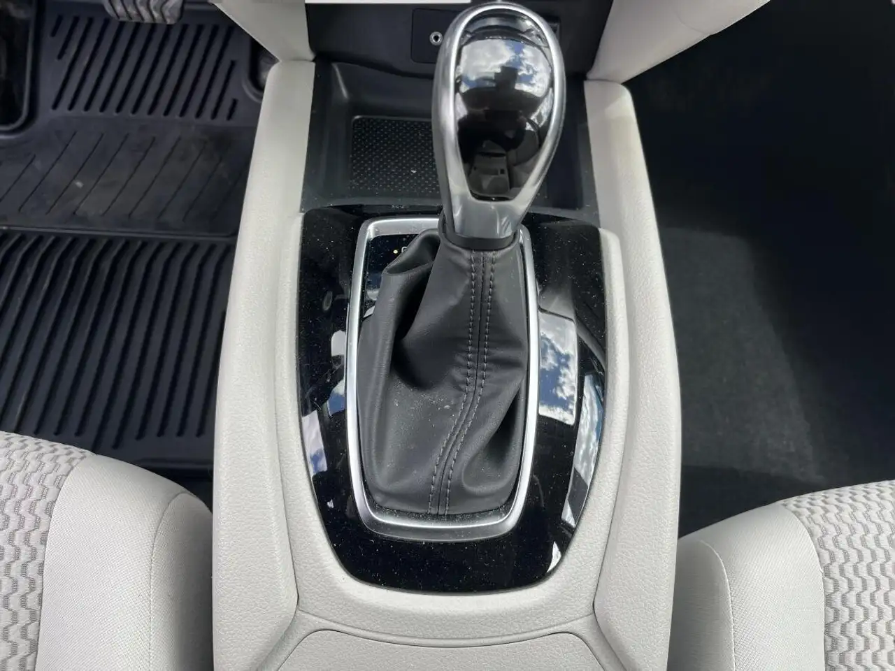 Nissan Qashqai снимка Nissan Qashqai