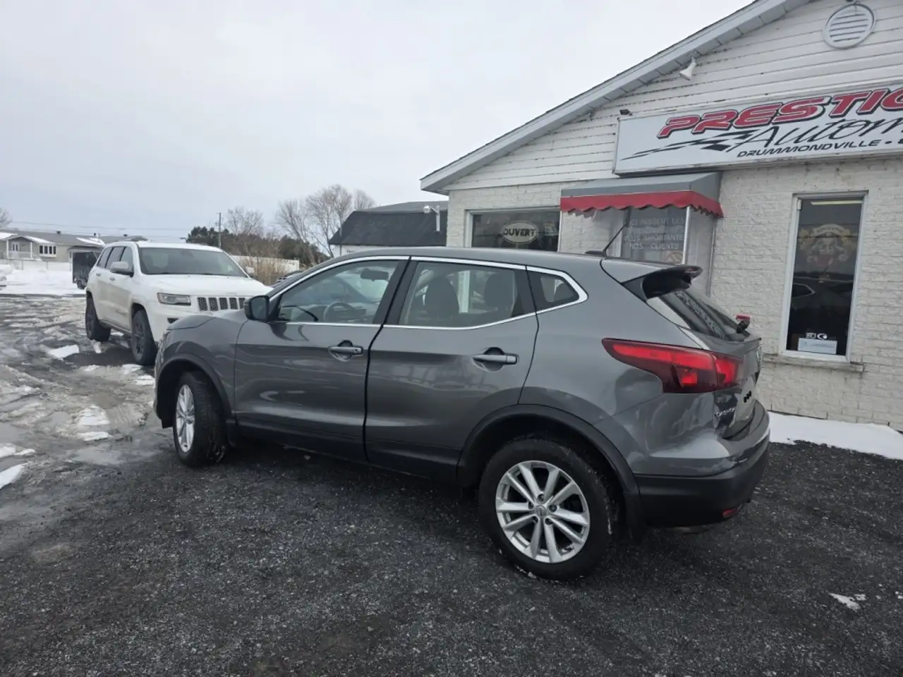 Nissan Qashqai снимка Nissan Qashqai