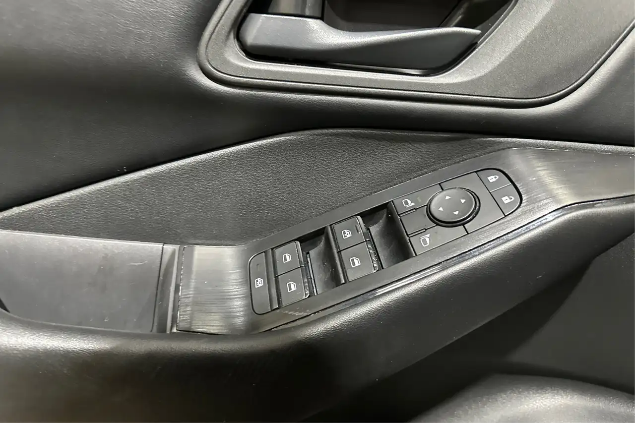 Nissan Rogue fotografie Nissan Rogue