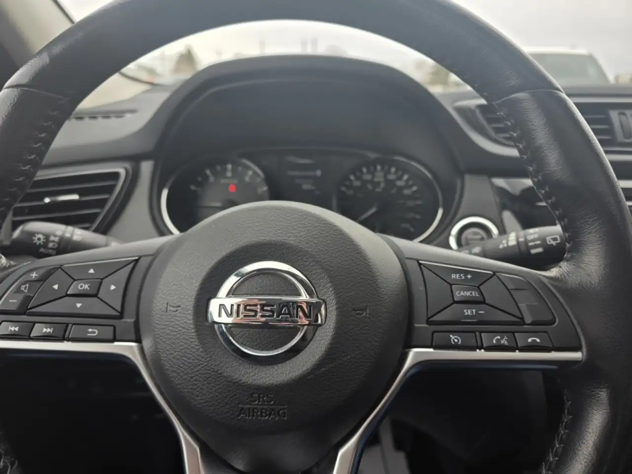 Nissan Qashqai снимка Nissan Qashqai