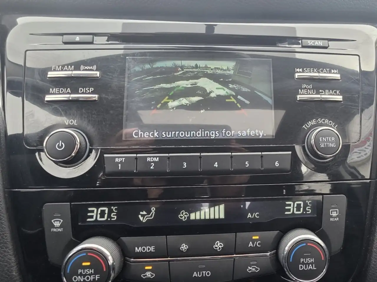 Nissan Qashqai снимка Nissan Qashqai