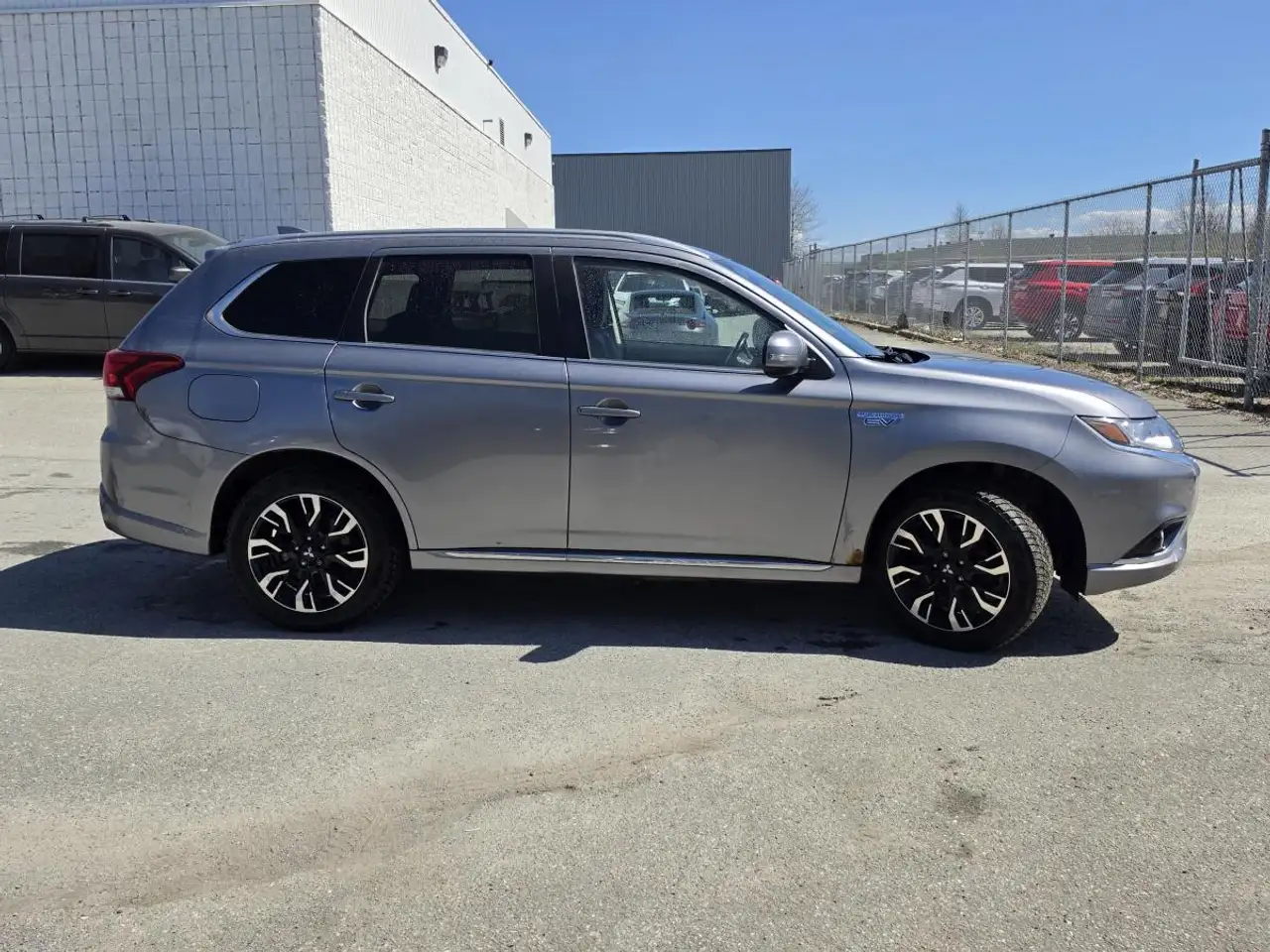 Mitsubishi Outlander снимка Mitsubishi Outlander