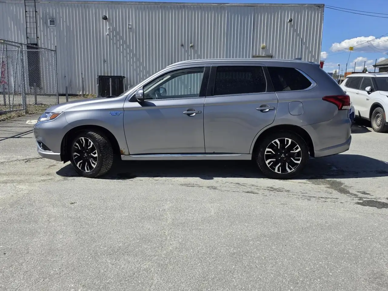 Mitsubishi Outlander снимка Mitsubishi Outlander