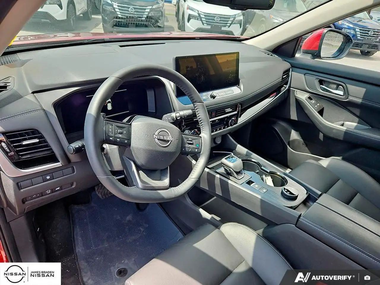 Nissan Rogue снимка Nissan Rogue