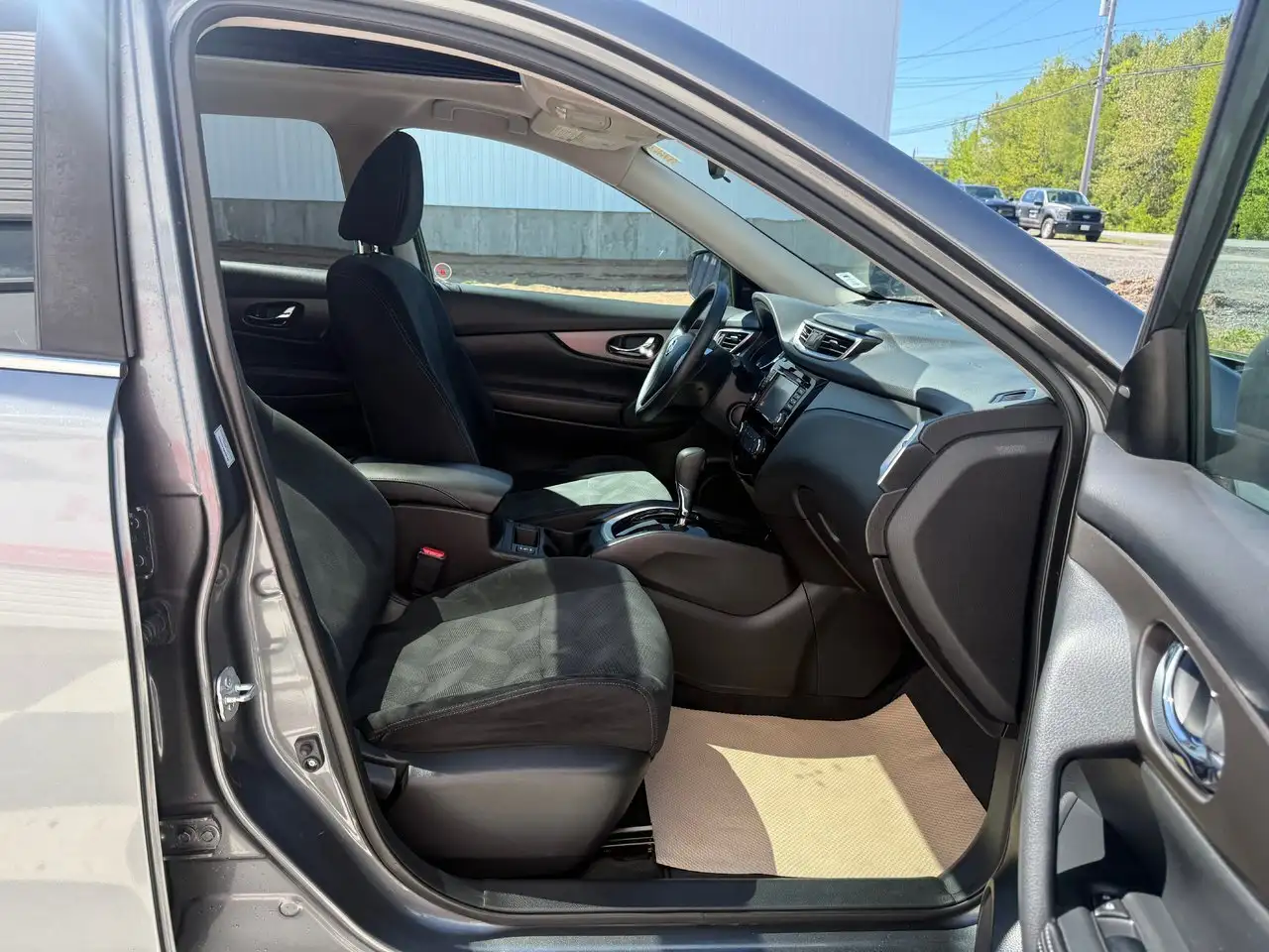 Nissan Rogue photo Nissan Rogue