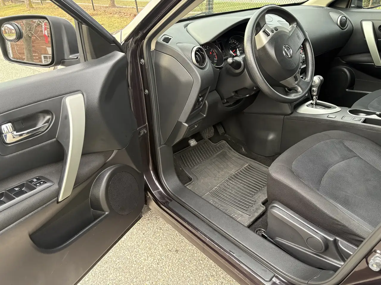 Nissan Rogue fotografie Nissan Rogue