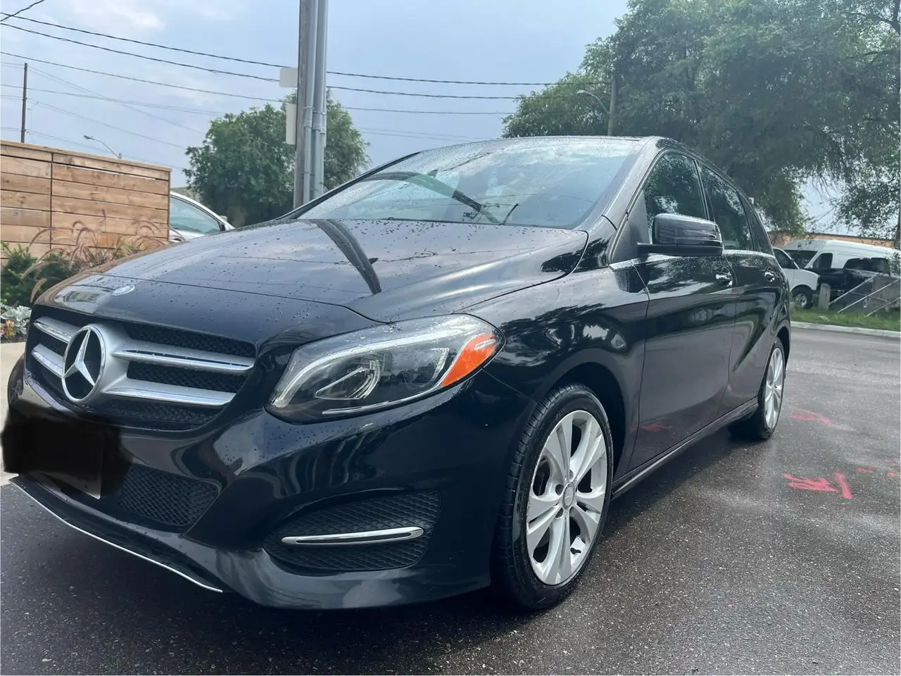 Mercedes-Benz B-Class снимка Mercedes-Benz B-Class