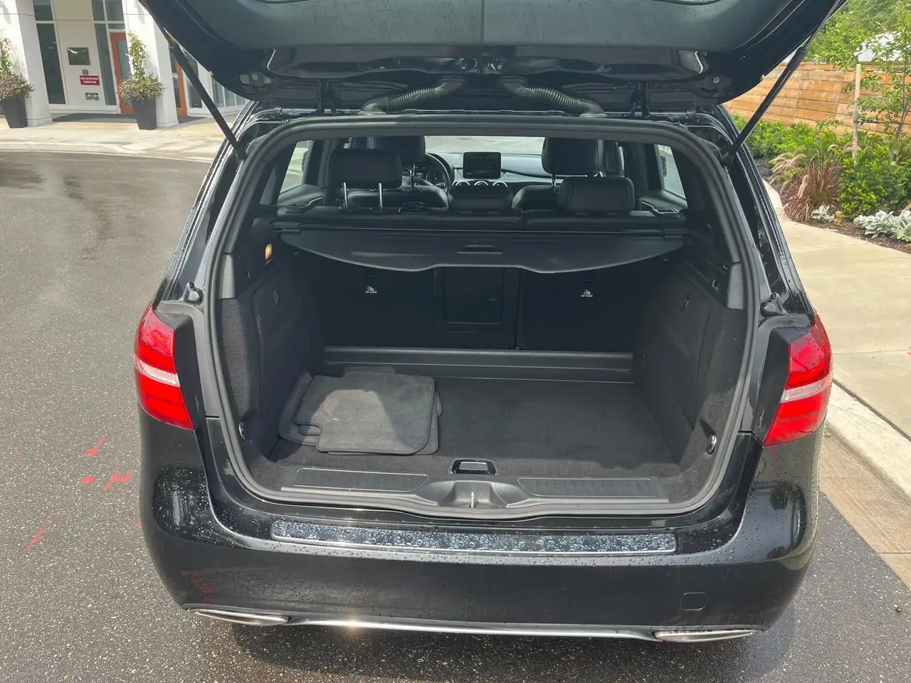 Mercedes-Benz B-Class снимка Mercedes-Benz B-Class