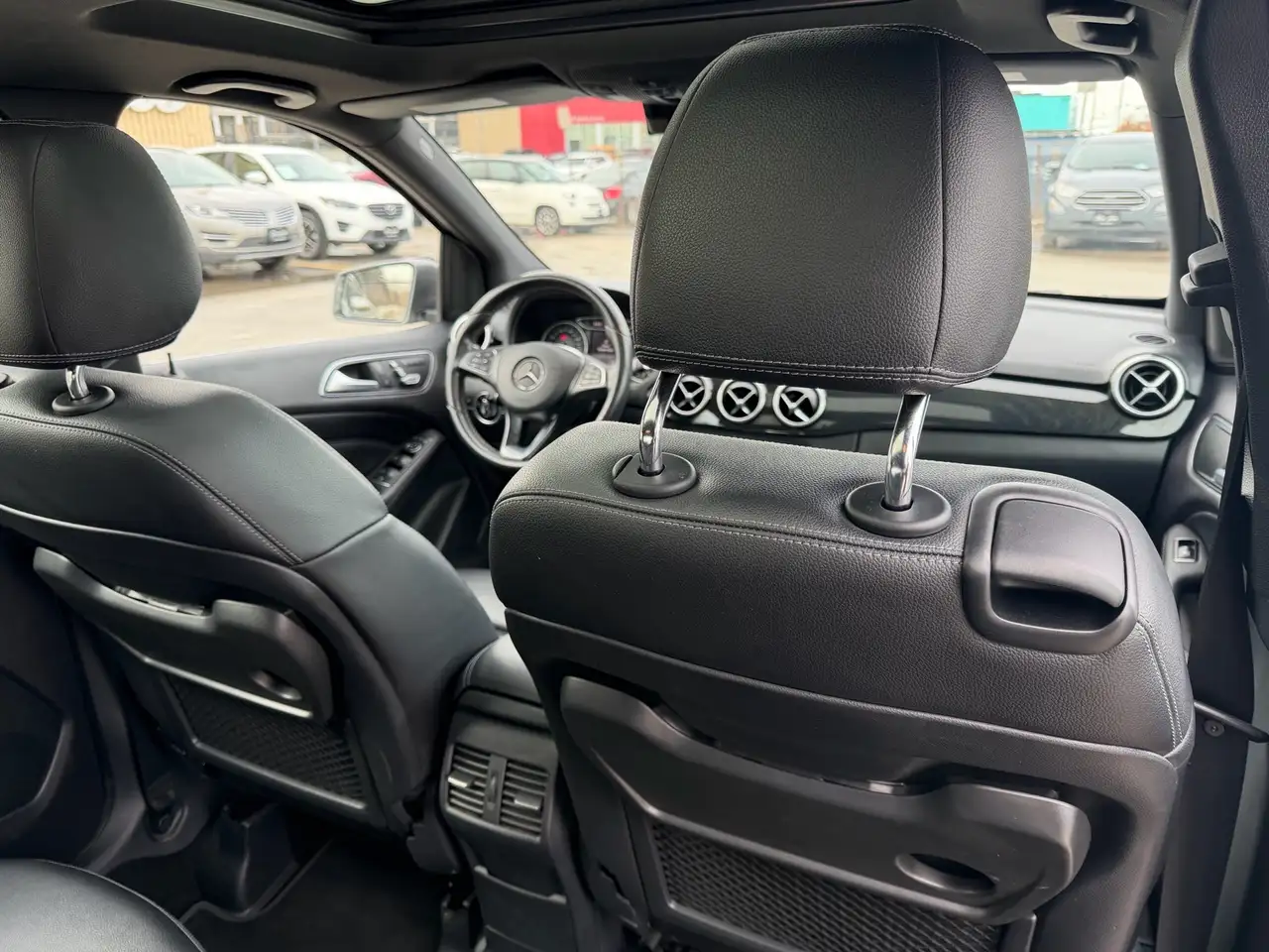 Mercedes-Benz B-Class снимка Mercedes-Benz B-Class