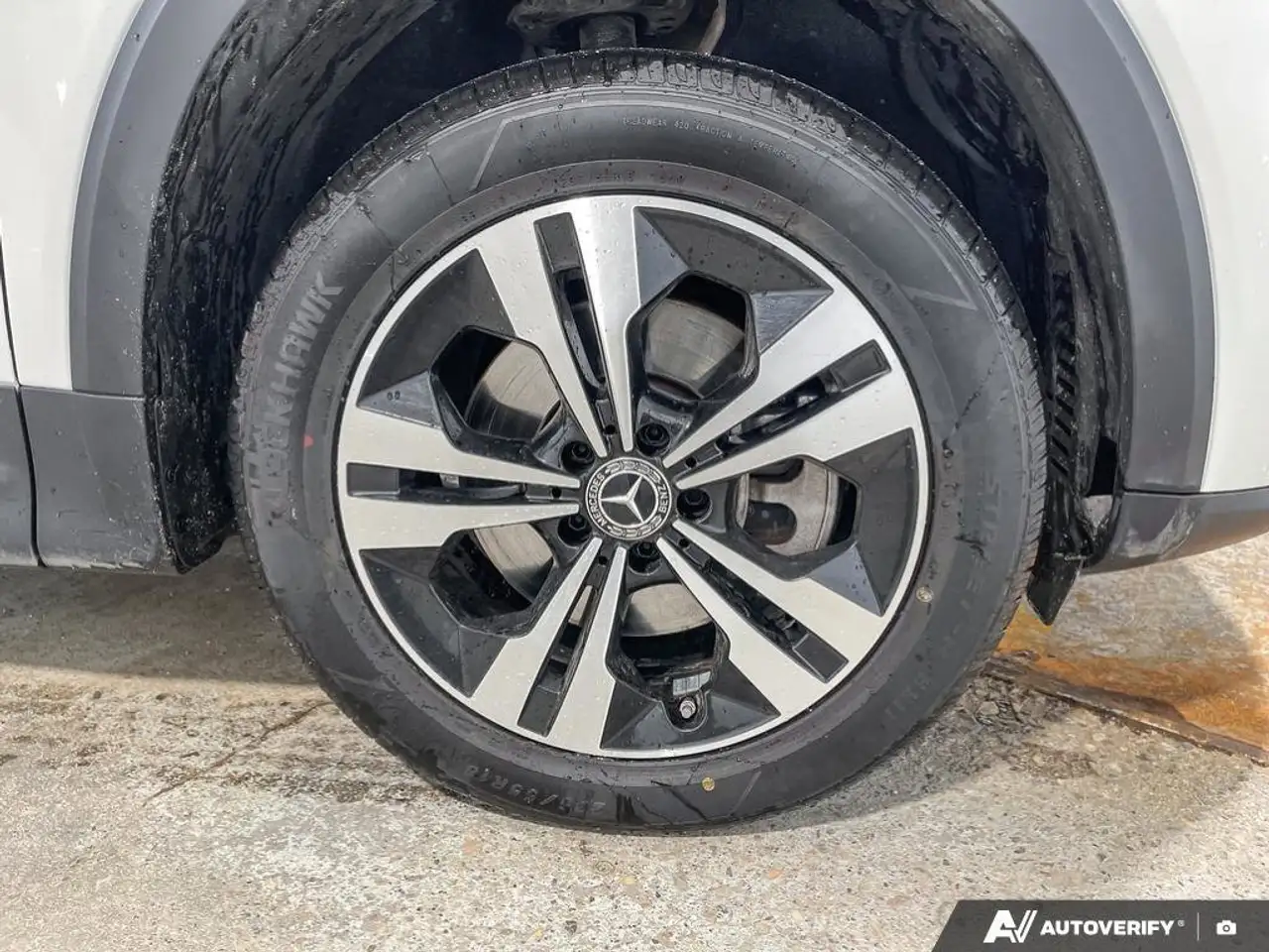 Mercedes-Benz GLB снимка Mercedes-Benz GLB