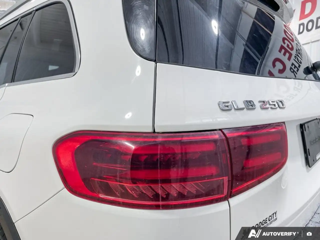 Mercedes-Benz GLB снимка Mercedes-Benz GLB