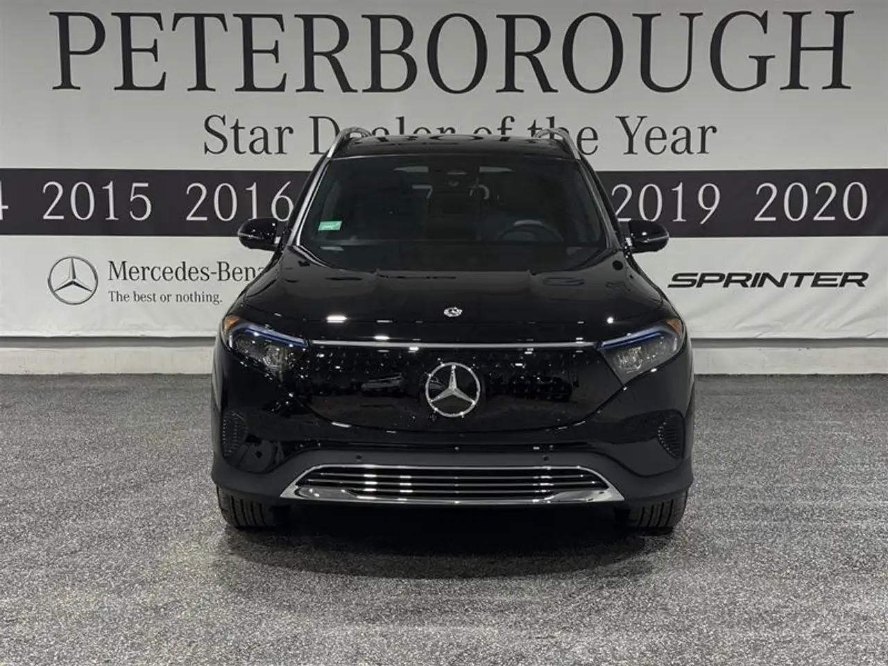 Mercedes-Benz EQB снимка Mercedes-Benz EQB