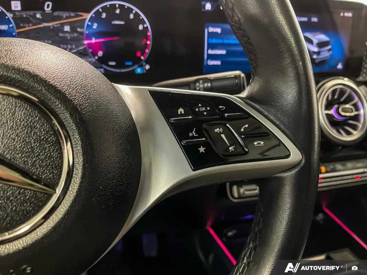Mercedes-Benz GLB снимка Mercedes-Benz GLB
