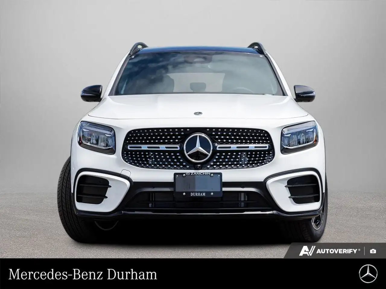 Mercedes-Benz GLB снимка Mercedes-Benz GLB