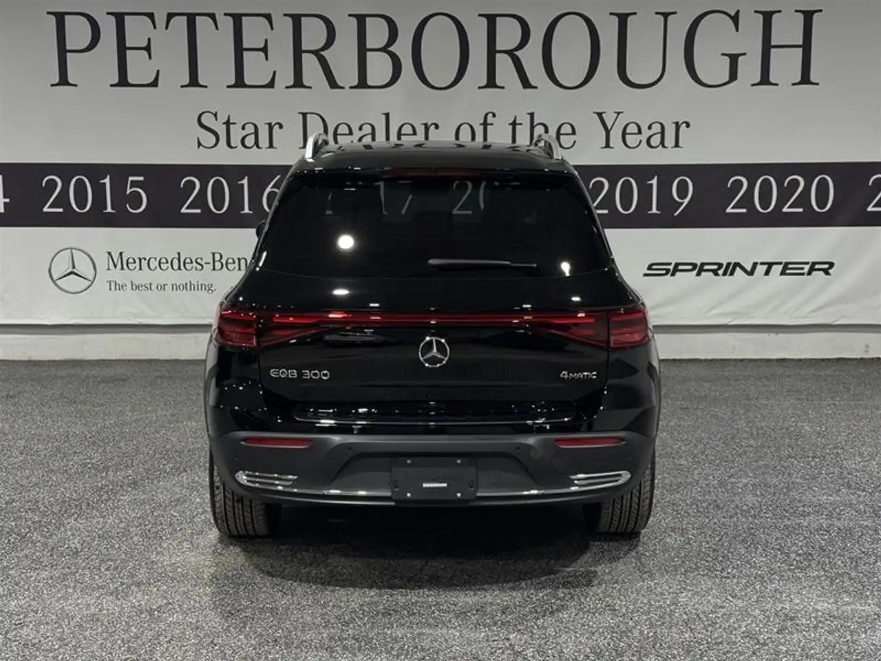 Mercedes-Benz EQB снимка Mercedes-Benz EQB