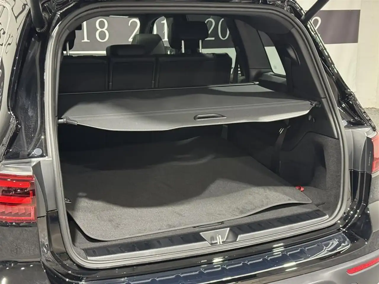 Mercedes-Benz EQB снимка Mercedes-Benz EQB