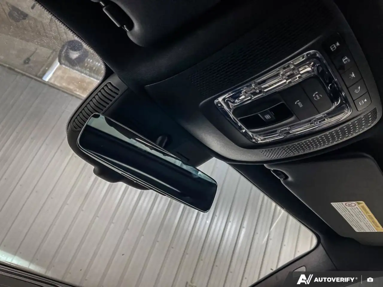 Mercedes-Benz GLB снимка Mercedes-Benz GLB