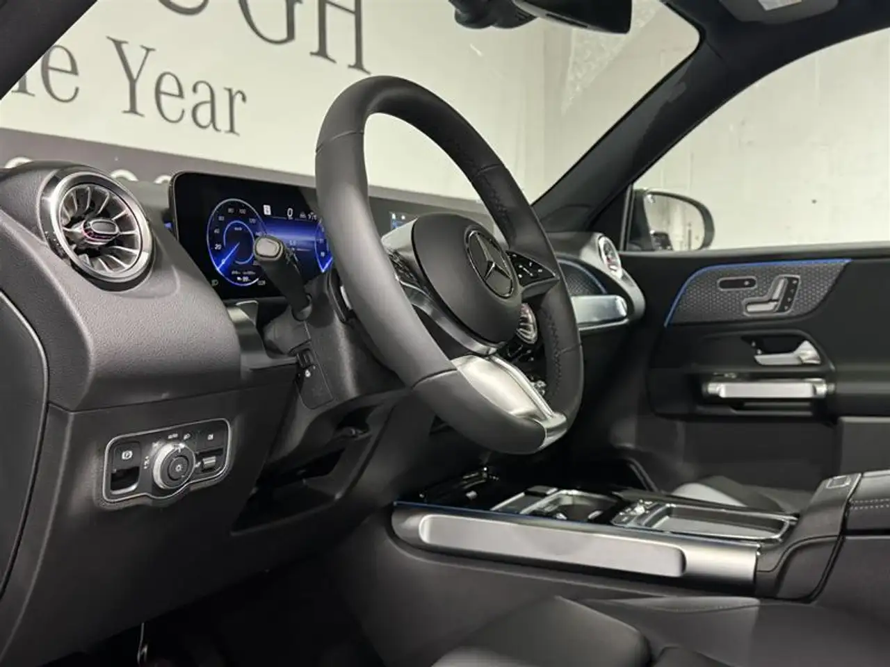 Mercedes-Benz EQB снимка Mercedes-Benz EQB