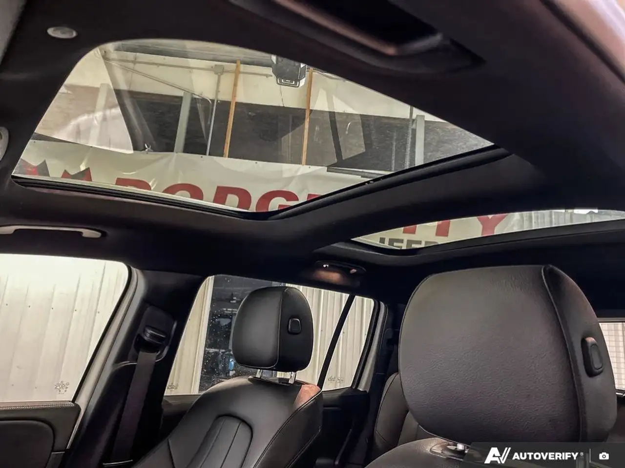 Mercedes-Benz GLB снимка Mercedes-Benz GLB