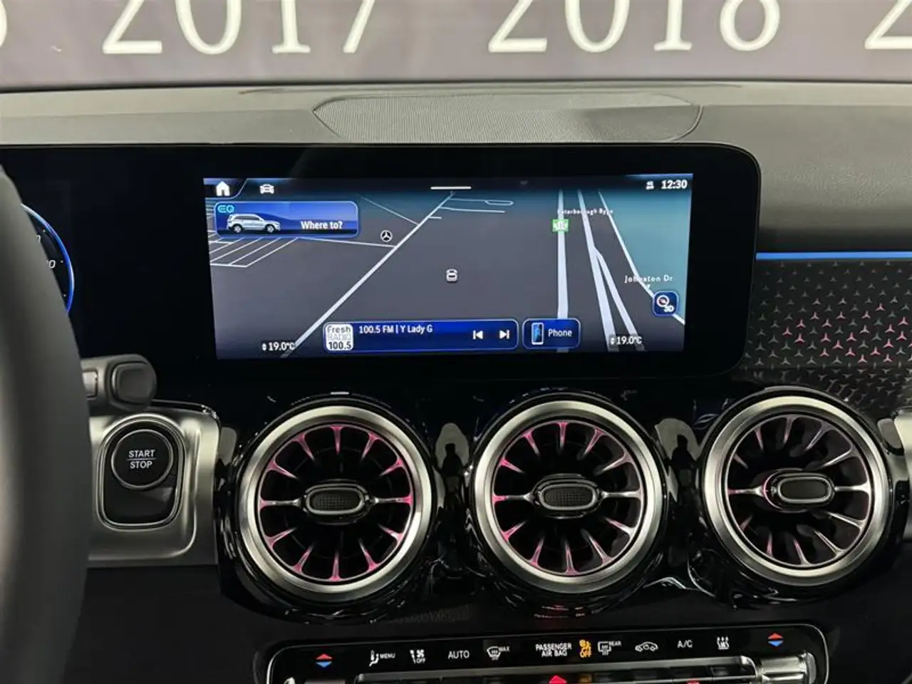 Mercedes-Benz EQB снимка Mercedes-Benz EQB