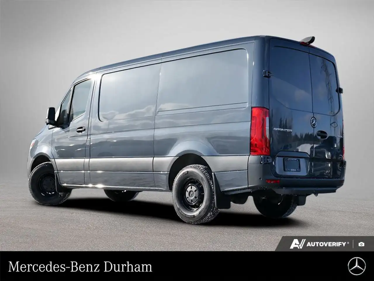 Mercedes-Benz Sprinter photo Mercedes-Benz Sprinter