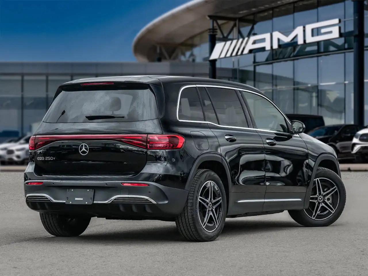 Mercedes-Benz EQB снимка Mercedes-Benz EQB