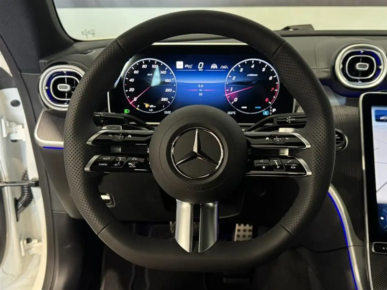 Mercedes-Benz CLE снимка Mercedes-Benz CLE