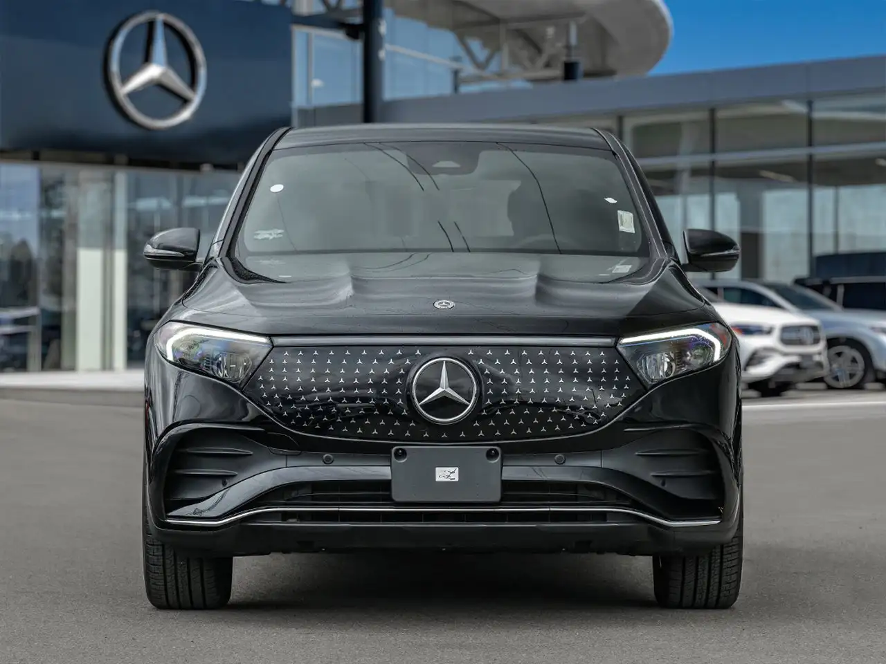 Mercedes-Benz EQB снимка Mercedes-Benz EQB